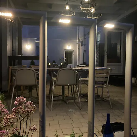 Mikunda Bed and Breakfast 2*