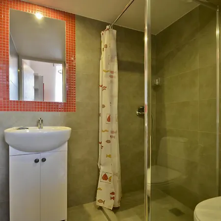 Mikunda Bed and Breakfast 2*